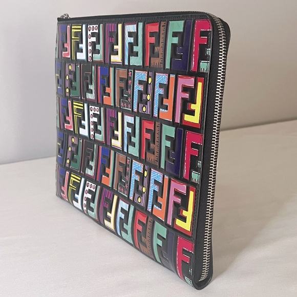 FENDI: Fendi Multicolore Zucca Print FF Flat Clutch Leather - Picture 3 of 13